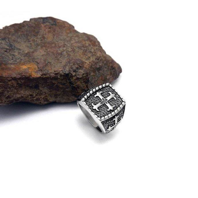 Мужская печатка c крестом стальная R8048