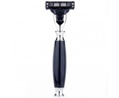 Черный бритвенный станок с черной рукояткой HB145