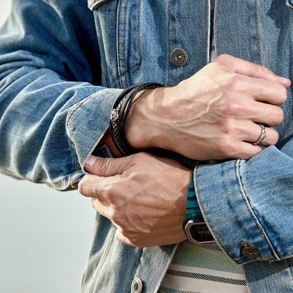 Браслет из натуральной кожи с черепом QB393